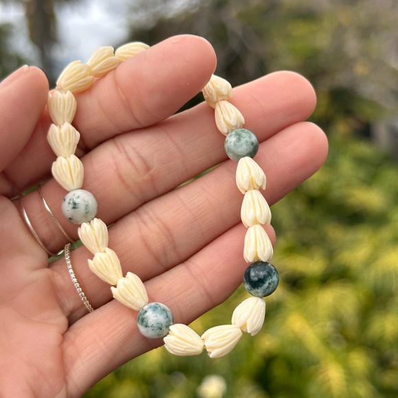 12A. Pikake shell jasmine flower beads & Jasper Bracelet Made on Maui - Picture 3 of 5